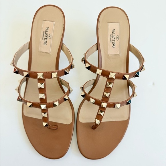 Valentino Garavani Brown Leather Caged Rockstud thong kitten heel sandals EU 38 - Picture 3 of 10